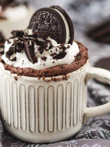 3-Minute Oreo Mug Cake Recipe