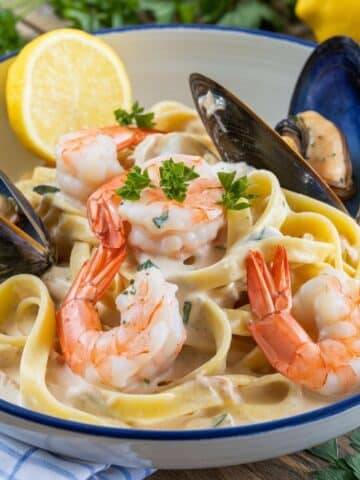 Easy Creamy Seafood Pasta Recipe